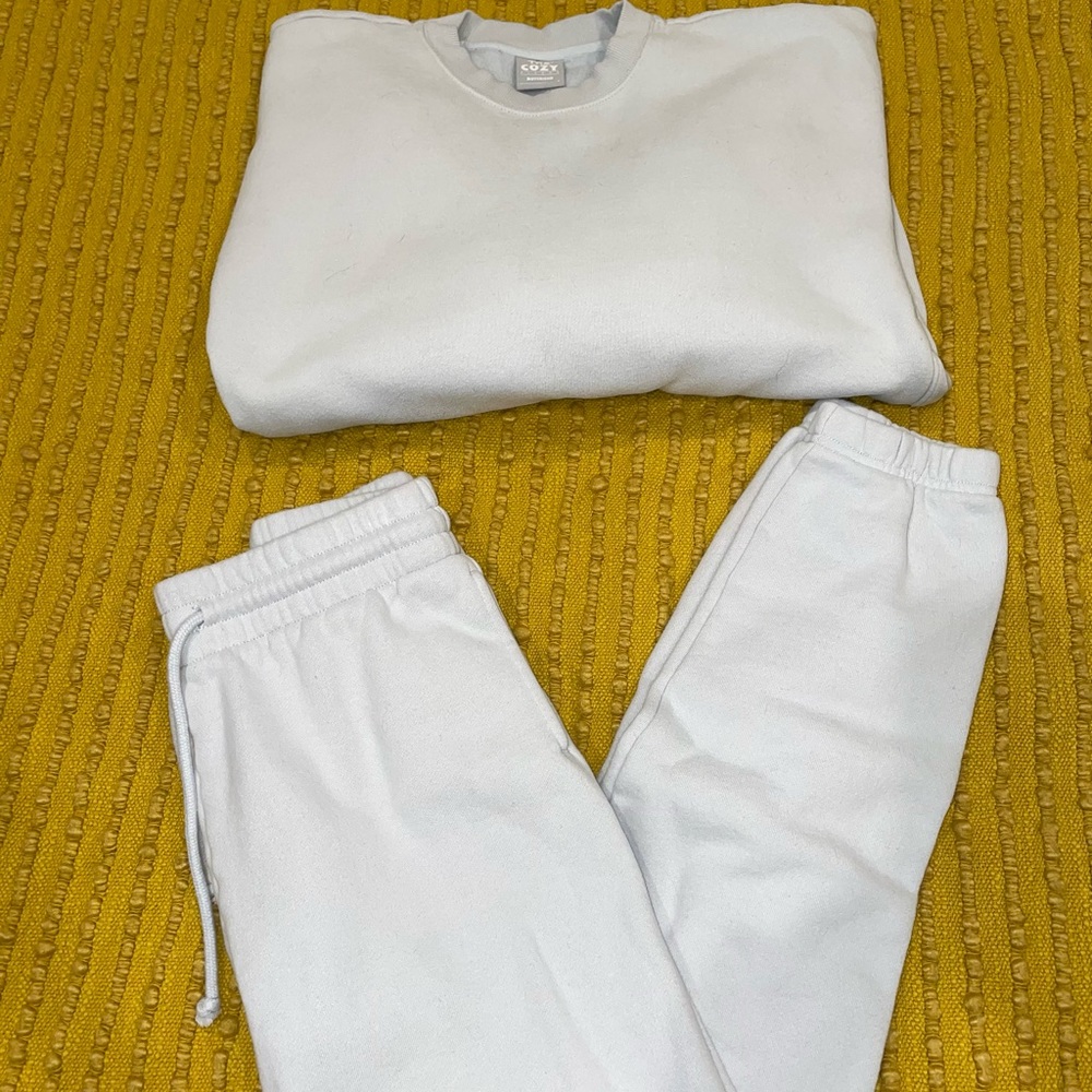 Aritzia TNA Cozy Fleece Set